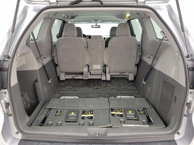 Photo of 2017 Silver Toyota Sienna