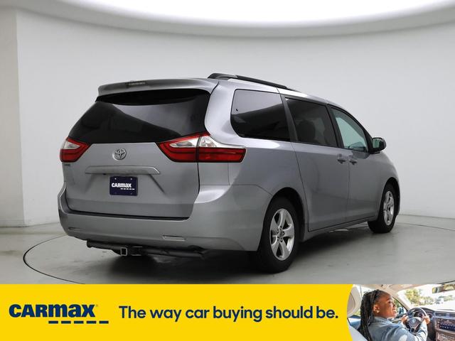 Photo of 2017 Silver Toyota Sienna