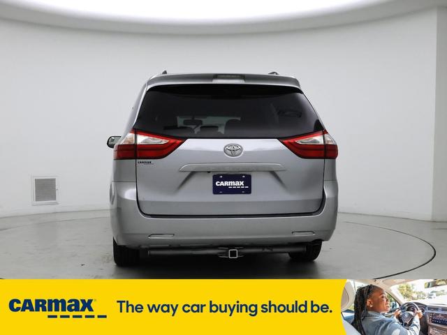 Photo of 2017 Silver Toyota Sienna