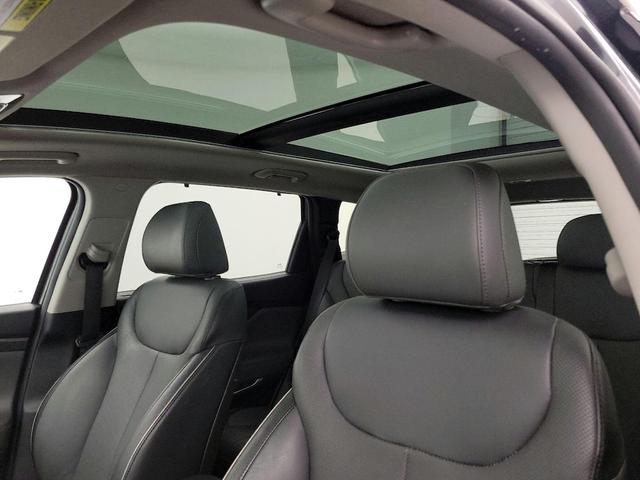 Photo of 2022 Gray Hyundai SANTA FE