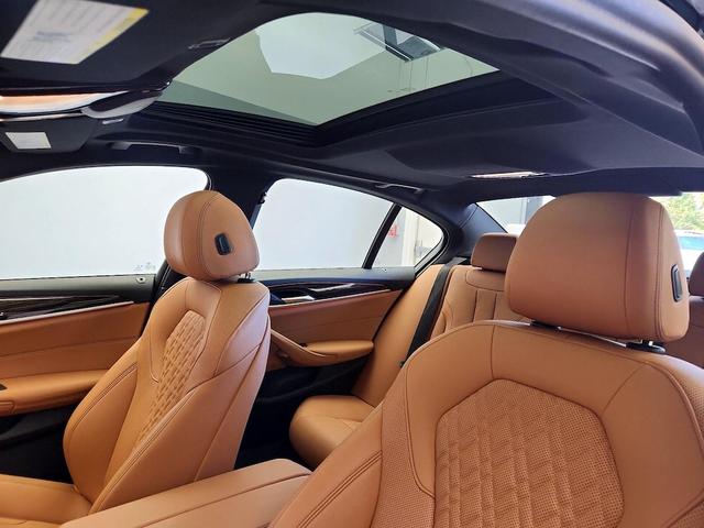 Photo of 2022 Black BMW 530
