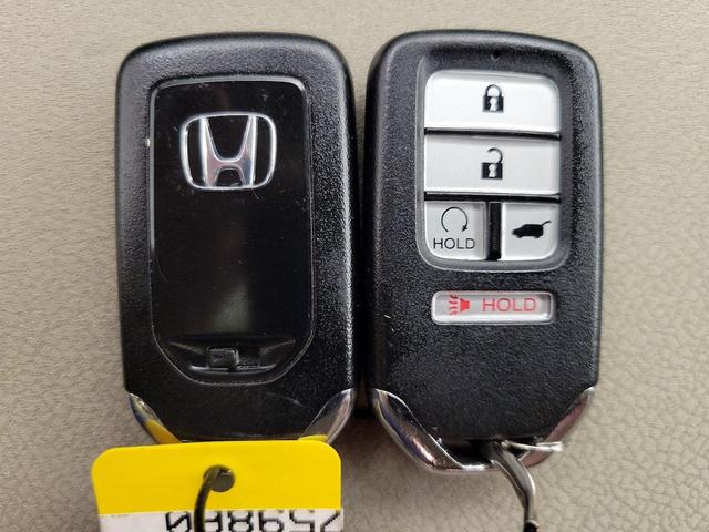 Photo of 2022 White Honda CR-V