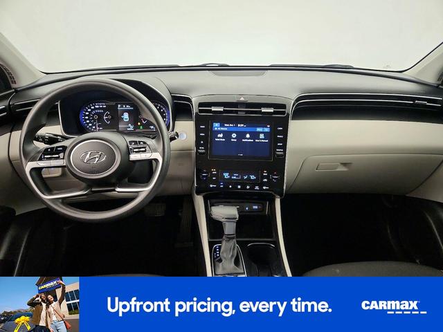 Photo of 2024 White Hyundai TUCSON