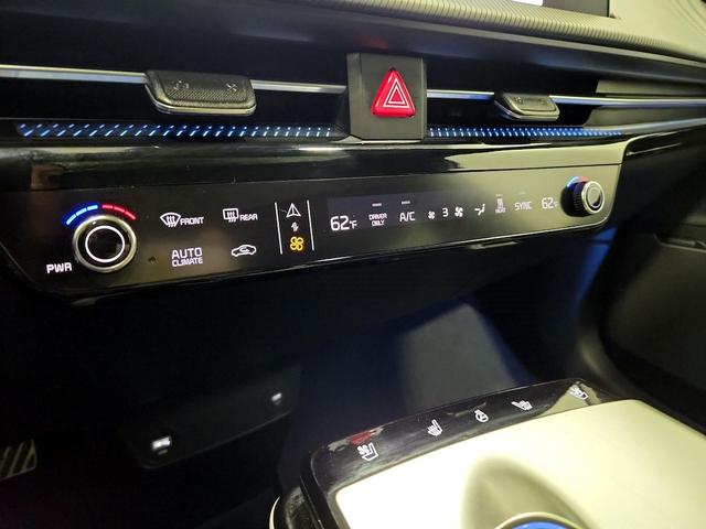 Photo of 2023 White Kia EV6