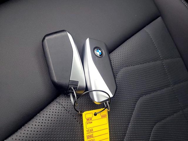 Photo of 2023 Orange BMW X1