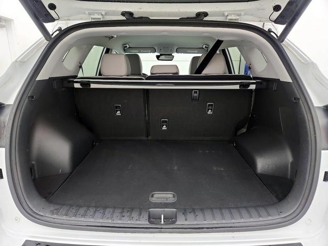 Photo of 2021 White Hyundai TUCSON