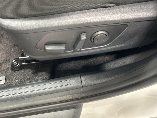 Photo of 2026 Snow White Pearl Kia Sportage