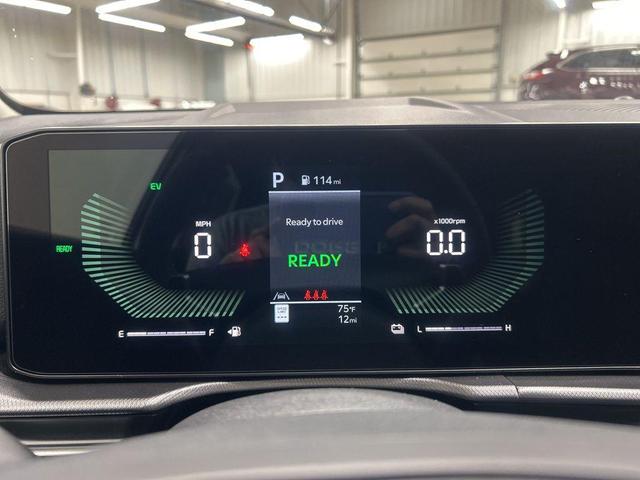 Photo of 2026 Snow White Pearl Kia Sportage