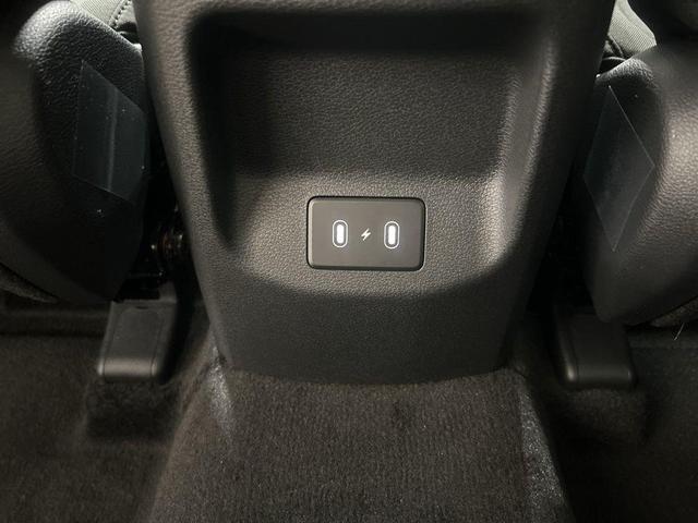 Photo of 2026 Snow White Pearl Kia Sportage