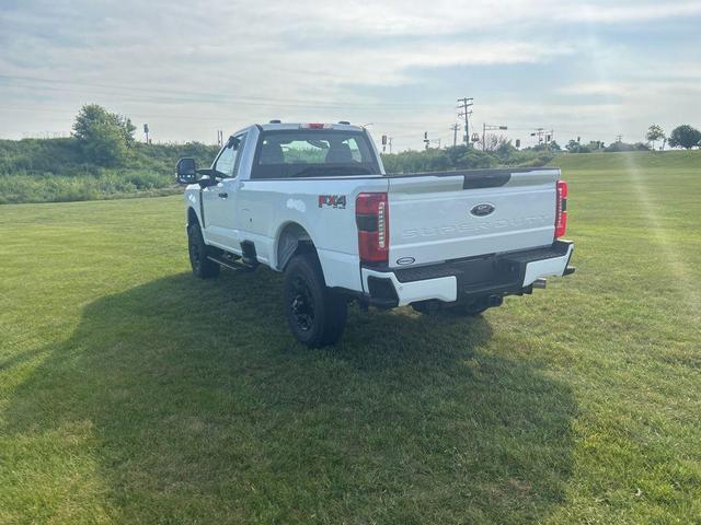 Photo of 2025 Oxford White Ford F-350