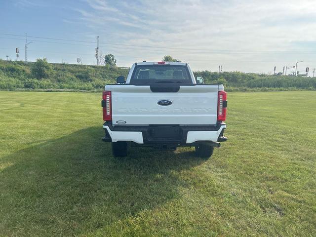 Photo of 2025 Oxford White Ford F-350