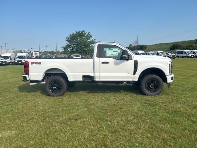 Photo of 2025 Oxford White Ford F-350