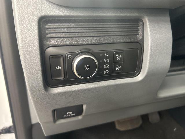 Photo of 2025 Oxford White Ford F-350