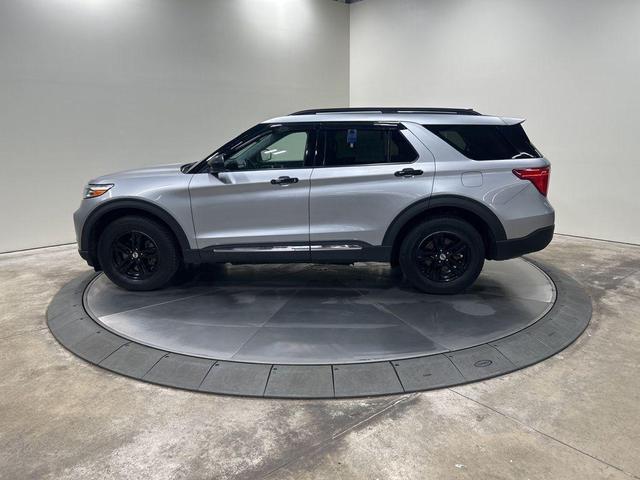 Photo of 2021 Iconic Silver Metallic Ford Explorer