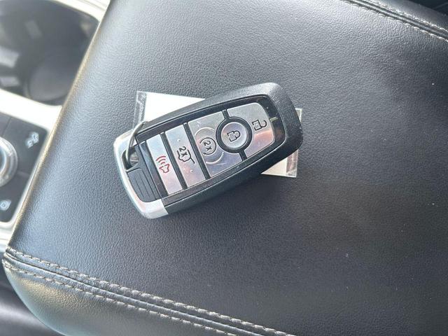 Photo of 2021 Iconic Silver Metallic Ford Explorer