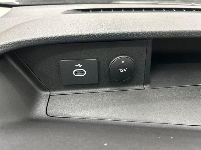 Photo of 2025 Oxford White Ford Transit-350