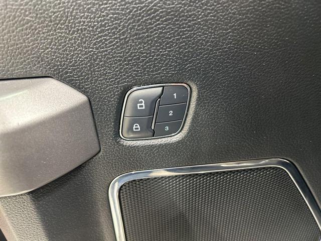 Photo of 2017 White Gold Ford F-150