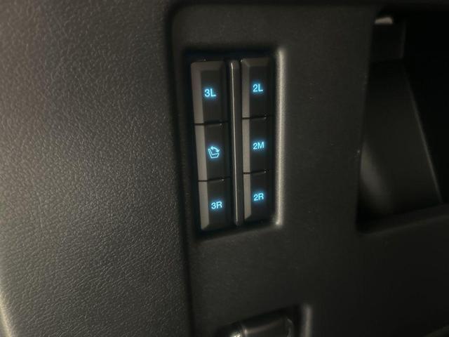 Photo of 2022 Agate Black Metallic Ford Expedition Max