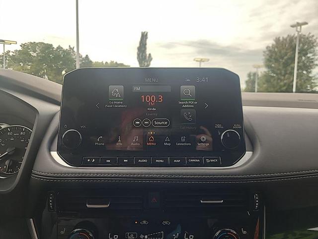Photo of 2023 Super Black Nissan Rogue