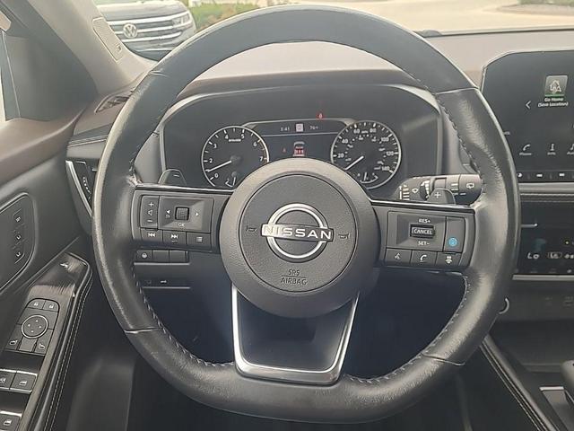 Photo of 2023 Super Black Nissan Rogue