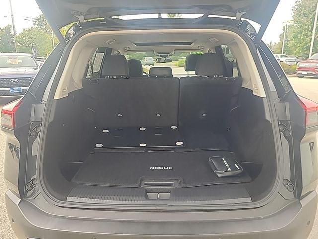 Photo of 2023 Super Black Nissan Rogue