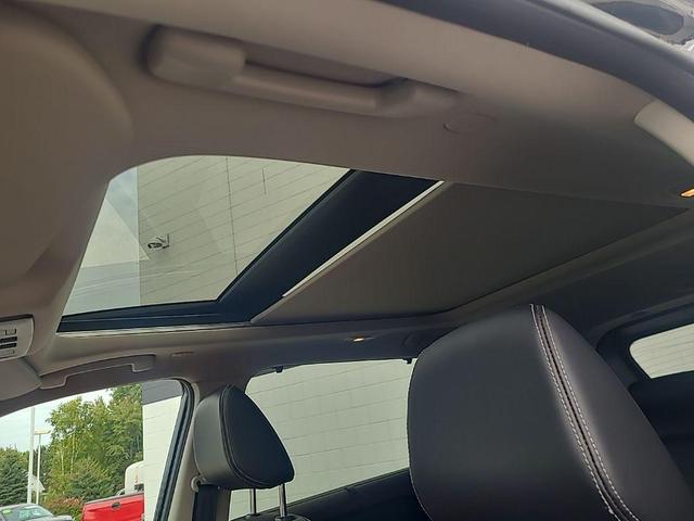 Photo of 2023 Super Black Nissan Rogue