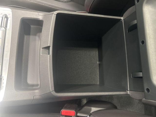 Photo of 2026 Aurora Black Pearl Kia Carnival