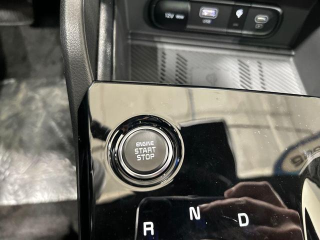 Photo of 2025 Snow White Pearl Kia Sportage