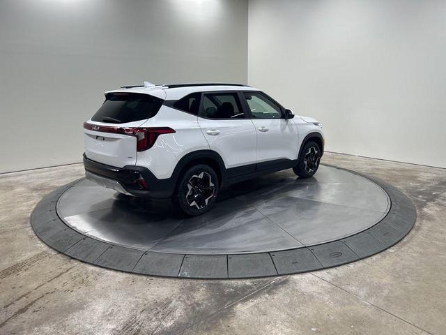 Photo of 2026 Snow White Pearl Kia Seltos