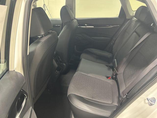 Photo of 2026 Snow White Pearl Kia Seltos