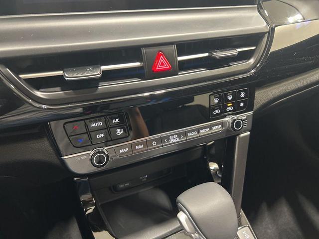 Photo of 2026 Snow White Pearl Kia Seltos