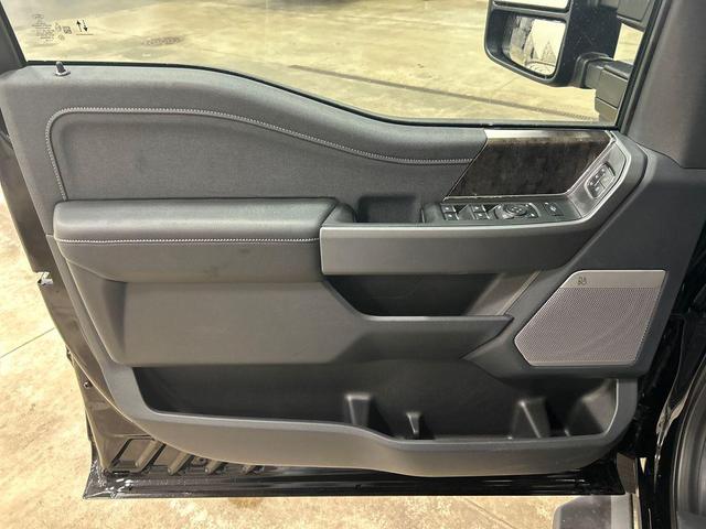 Photo of 2025 Agate Black Metallic Ford F-350