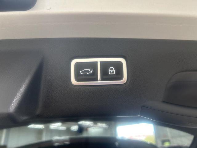 Photo of 2024 Silky Silver Kia Sorento Hybrid