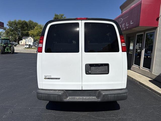 Photo of 2024 Summit White Chevrolet Express 3500