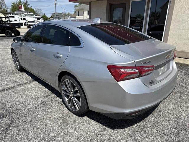 Photo of 2022 Silver Ice Metallic Chevrolet Malibu