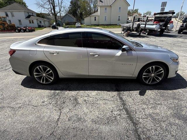 Photo of 2022 Silver Ice Metallic Chevrolet Malibu