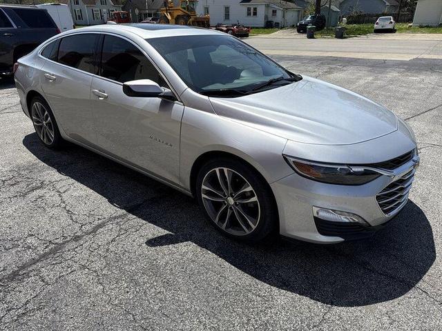 Photo of 2022 Silver Ice Metallic Chevrolet Malibu