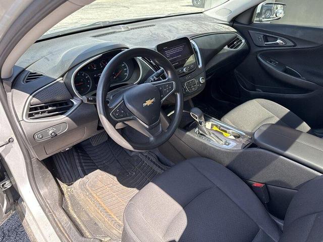 Photo of 2022 Silver Ice Metallic Chevrolet Malibu