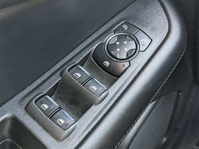 Photo of 2022 Agate Black Metallic Ford Edge