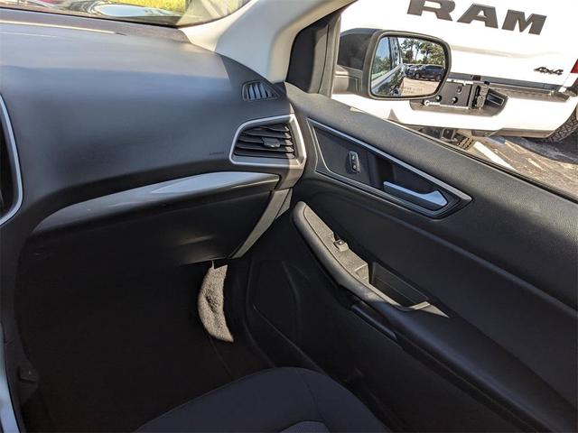 Photo of 2022 Agate Black Metallic Ford Edge