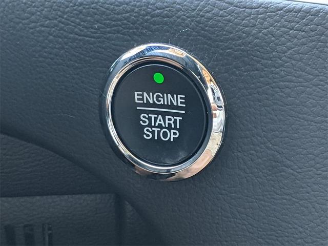 Photo of 2022 Agate Black Metallic Ford Edge