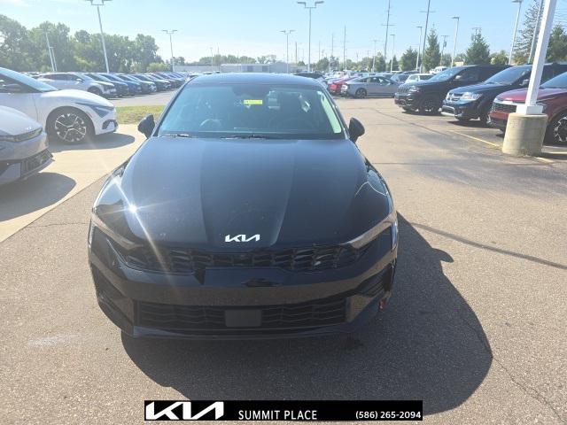 Photo of 2025 Aurora Black Pearl Kia K5