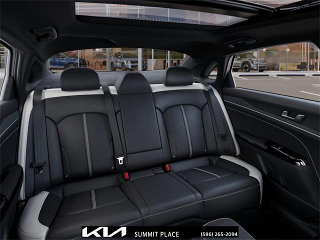 Photo of 2025 Wolf Gray Kia K5