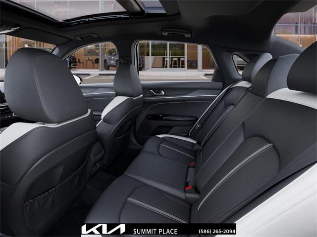 Photo of 2025 Wolf Gray Kia K5