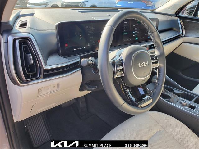 Photo of 2025 Road Rider Brown Kia Sorento