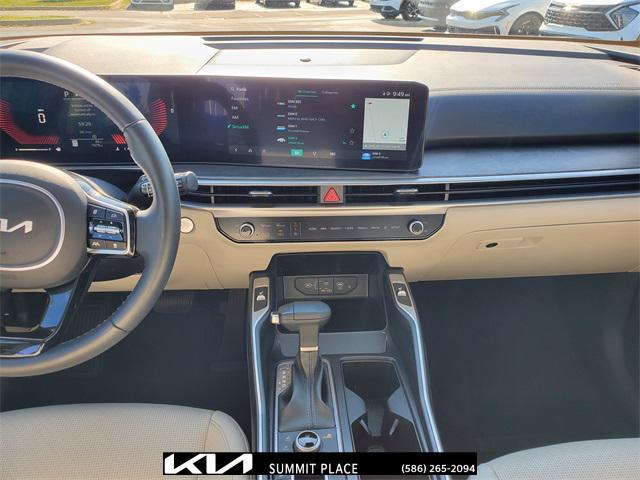 Photo of 2025 Road Rider Brown Kia Sorento