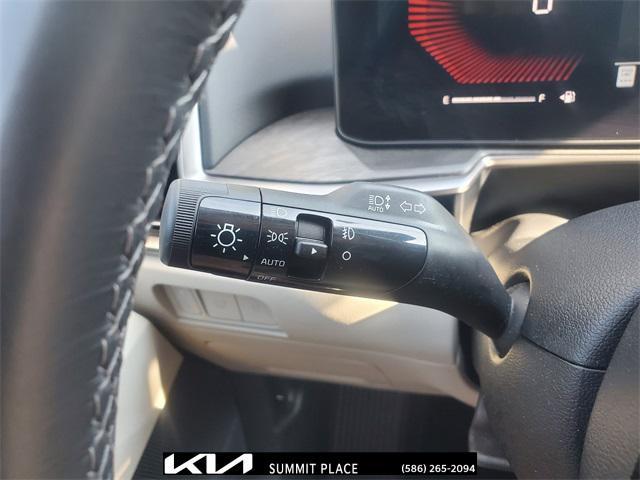 Photo of 2025 Road Rider Brown Kia Sorento