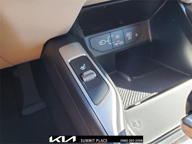 Photo of 2025 Road Rider Brown Kia Sorento