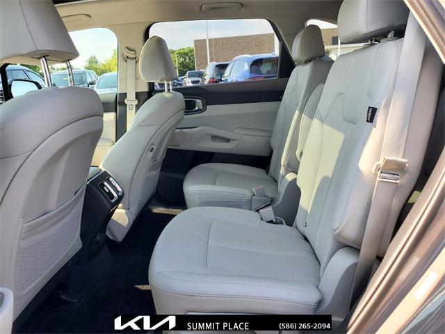 Photo of 2025 Road Rider Brown Kia Sorento