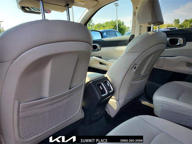 Photo of 2025 Road Rider Brown Kia Sorento